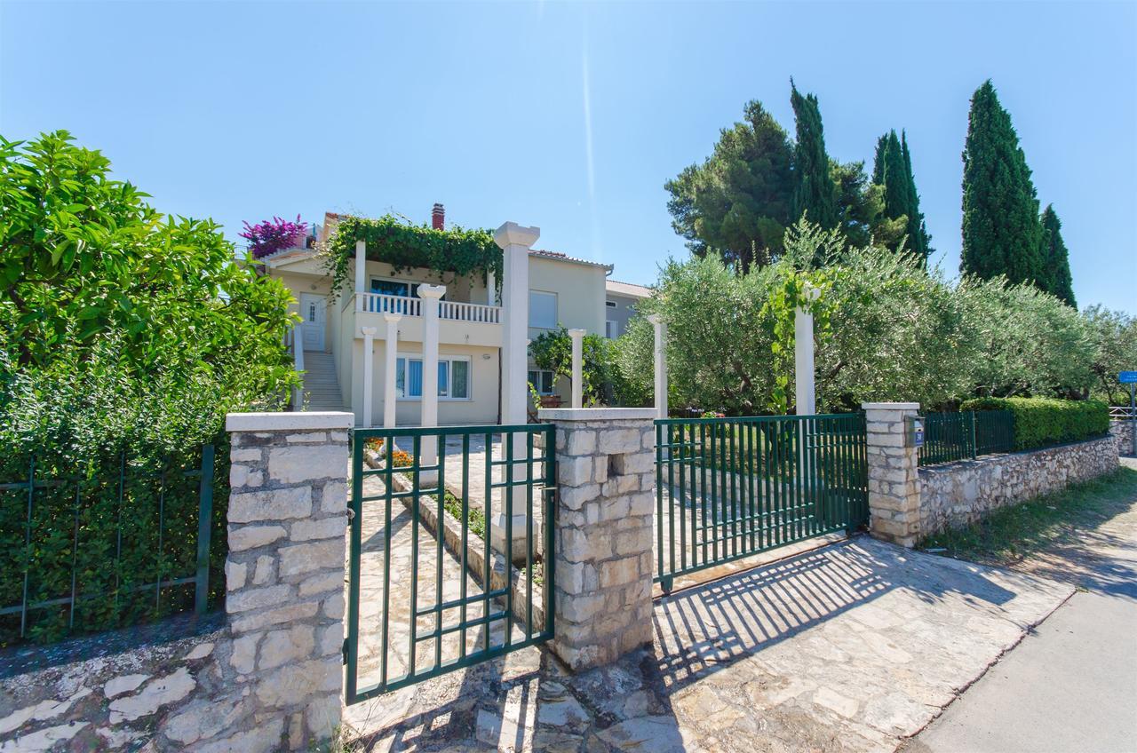 Apartments Maja Trogir Exteriör bild