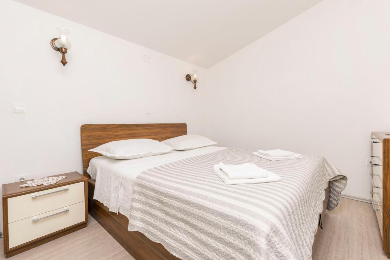 Apartments Maja Trogir Exteriör bild